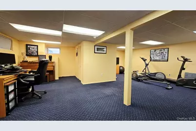 34 Melanie Lane, Syosset, NY 11791 - Photo 23