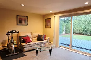 34 Melanie Ln, Syosset, NY 11791 - Photo 19