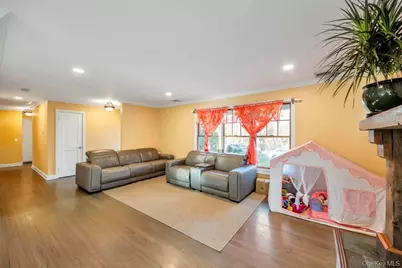 11 Industrial Boulevard, Riverhead, NY 11901 - Photo 7