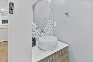 16 Piermont Ct, Melville, NY 11747 - Photo 9