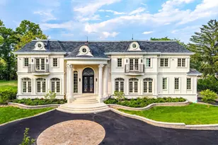 566A E Shore Rd, Great Neck, NY 11024 - Photo 3