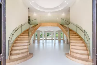 566A E Shore Road, Great Neck, NY 11024 - Photo 5