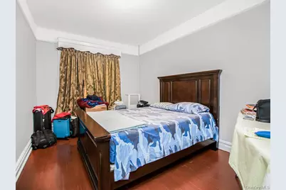 1012 E 225th Street, Bronx, NY 10466 - Photo 9