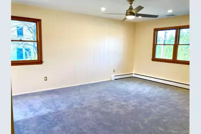 12 Soundview Avenue #Upper, Oyster Bay, NY 11771 - Photo 3