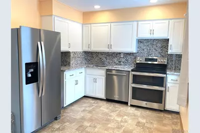 12 Soundview Avenue #Upper, Oyster Bay, NY 11771 - Photo 5