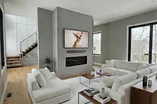 207 Middle Line Hwy, Southampton, NY 11968 - Photo 3