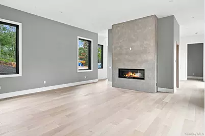 207 Middle Line Highway, Southampton, NY 11968 - Photo 3