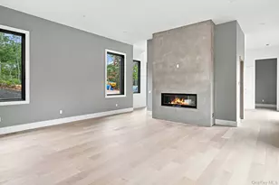 207 Middle Line Hwy, Southampton, NY 11968 - Photo 3