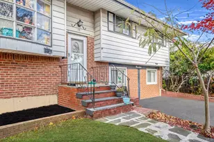 19 Amsterdam Ave, West Babylon, NY 11704 - Photo 3