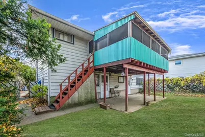 19 Amsterdam Avenue, West Babylon, NY 11704 - Photo 21