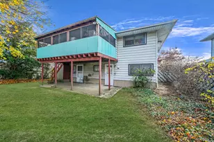 19 Amsterdam Ave, West Babylon, NY 11704 - Photo 23