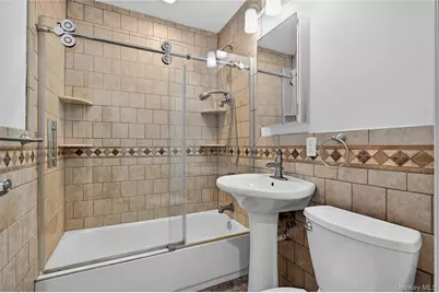 7 Lowland Road, Levittown, NY 11756 - Photo 25