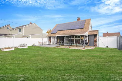 18 Chickadee Lane, Levittown, NY 11756 - Photo 23