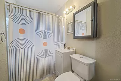 18 Chickadee Lane, Levittown, NY 11756 - Photo 13