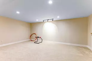 54 Harvard Rd, Manhasset, NY 11030 - Photo 37