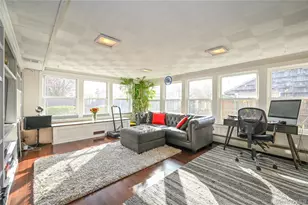 2 Meadow Ln, Rockville Centre, NY 11570 - Photo 11