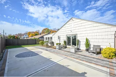 2 Meadow Lane, Rockville Centre, NY 11570 - Photo 5