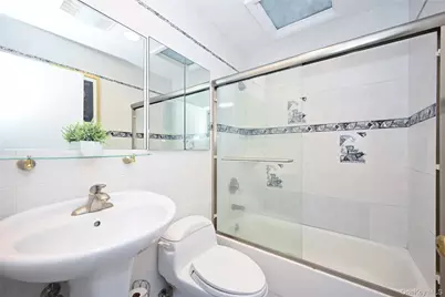 2 Meadow Lane, Rockville Centre, NY 11570 - Photo 19