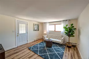 928 Peconic Ave, West Babylon, NY 11704 - Photo 21