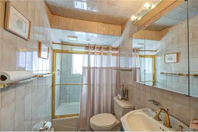 928 Peconic Avenue, West Babylon, NY 11704 - Photo 19