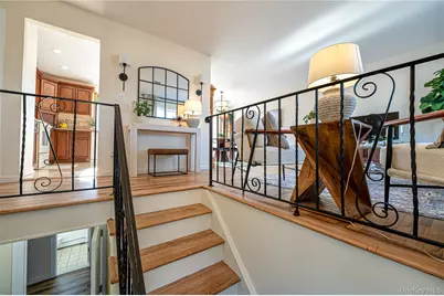 928 Peconic Avenue, West Babylon, NY 11704 - Photo 3