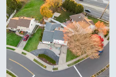 3 Brewster Gate, Massapequa, NY 11758 - Photo 35