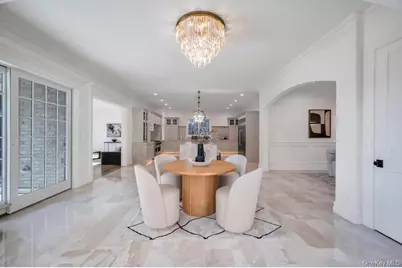 6 Gables Court, Dix Hills, NY 11746 - Photo 11