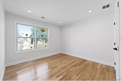 89 Thurton Place, Yonkers, NY 10704 - Photo 13