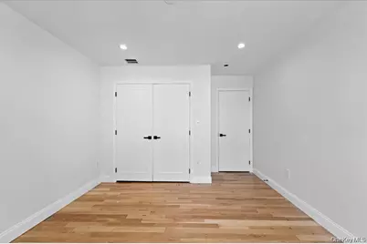 101 Thurton Place, Yonkers, NY 10704 - Photo 13