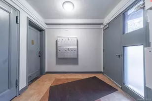 8 W Mill Dr, Great Neck, NY 11021 - Photo 17