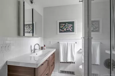 8 Fairview Avenue, Port Washington, NY 11050 - Photo 17