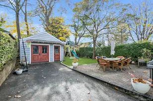 8 Fairview Ave, Port Washington, NY 11050 - Photo 19