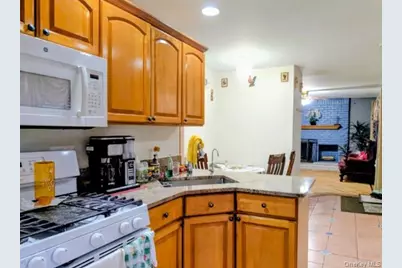 17 Grayley Place, Huntington Station, NY 11746 - Photo 9