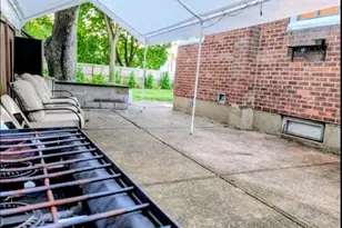 17 Grayley Pl, Huntington Station, NY 11746 - Photo 5