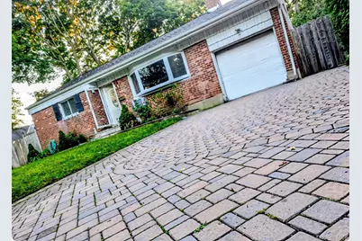 17 Grayley Place, Huntington Station, NY 11746 - Photo 11