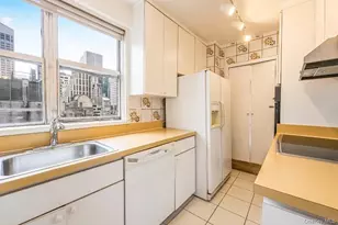 77 W 55th St, New York, NY 10019 - Photo 3