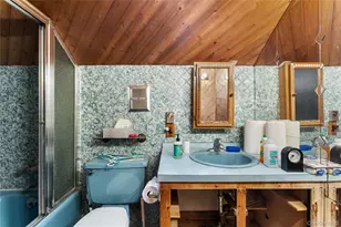 160 Lanier Pl, Westbury, NY 11590 - Photo 17