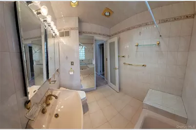 186-20 Troon Road, Jamaica, NY 11432 - Photo 35