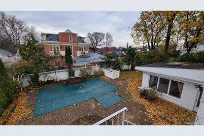 186-20 Troon Road, Jamaica, NY 11432 - Photo 17