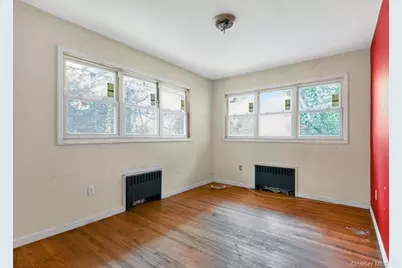 48 E Rogues Path, Huntington Station, NY 11746 - Photo 9