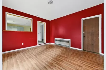 48 E Rogues Path, Huntington Station, NY 11746 - Photo 17