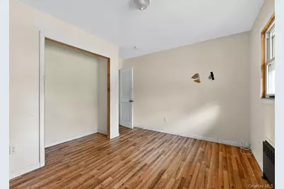 48 E Rogues Path, Huntington Station, NY 11746 - Photo 5