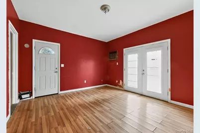 48 E Rogues Path, Huntington Station, NY 11746 - Photo 15