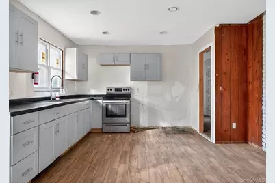 48 E Rogues Path, Huntington Station, NY 11746 - Photo 11