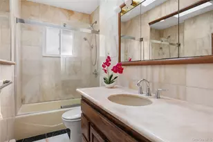 38 Lake Dr, Manhasset Hills, NY 11040 - Photo 31