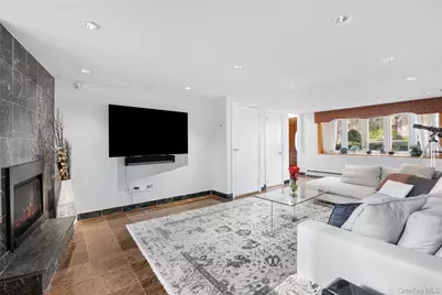 38 Lake Drive, Manhasset Hills, NY 11040 - Photo 19