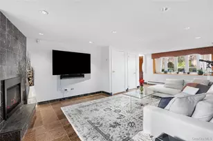 38 Lake Dr, Manhasset Hills, NY 11040 - Photo 21