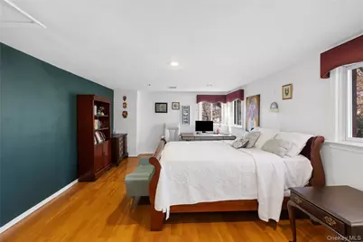 38 Lake Drive, Manhasset Hills, NY 11040 - Photo 29