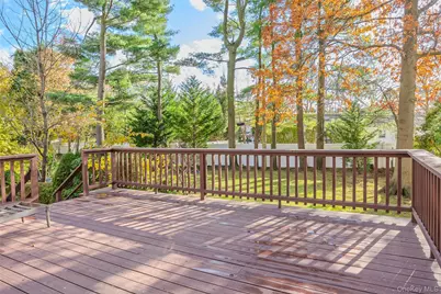 38 Lake Drive, Manhasset Hills, NY 11040 - Photo 41