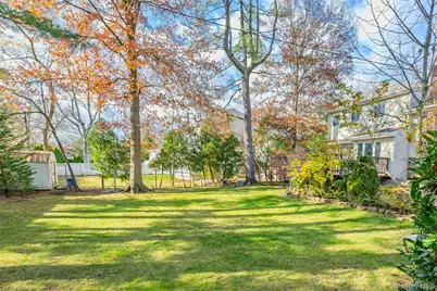 38 Lake Drive, Manhasset Hills, NY 11040 - Photo 43